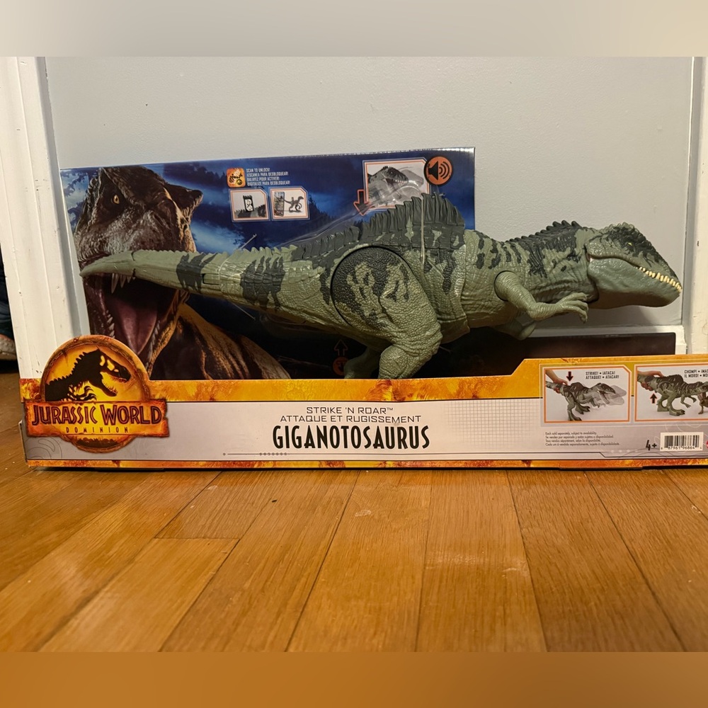 NWT Jurassic World Dominion Gigantosaurus